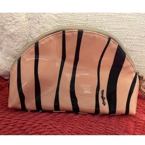 Consuela Cosmetic Bag 🖤